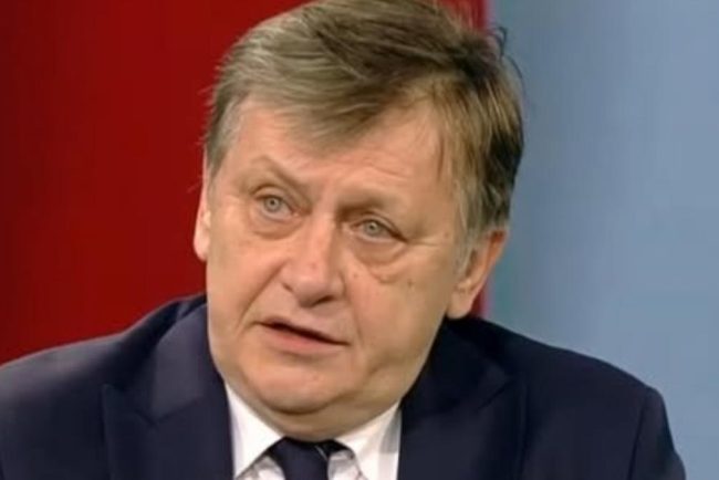 Crin Antonescu il invita pe Calin Georgescu la o dezbatere publica Nu pentru un concurs de abilitate verbala ci pentru a clarifica idei