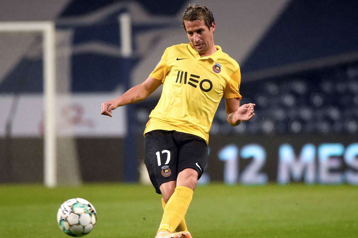 VIDEO Fabio Coentrao implicat in comert ilegal cu crustacee Reactie dura catre presa