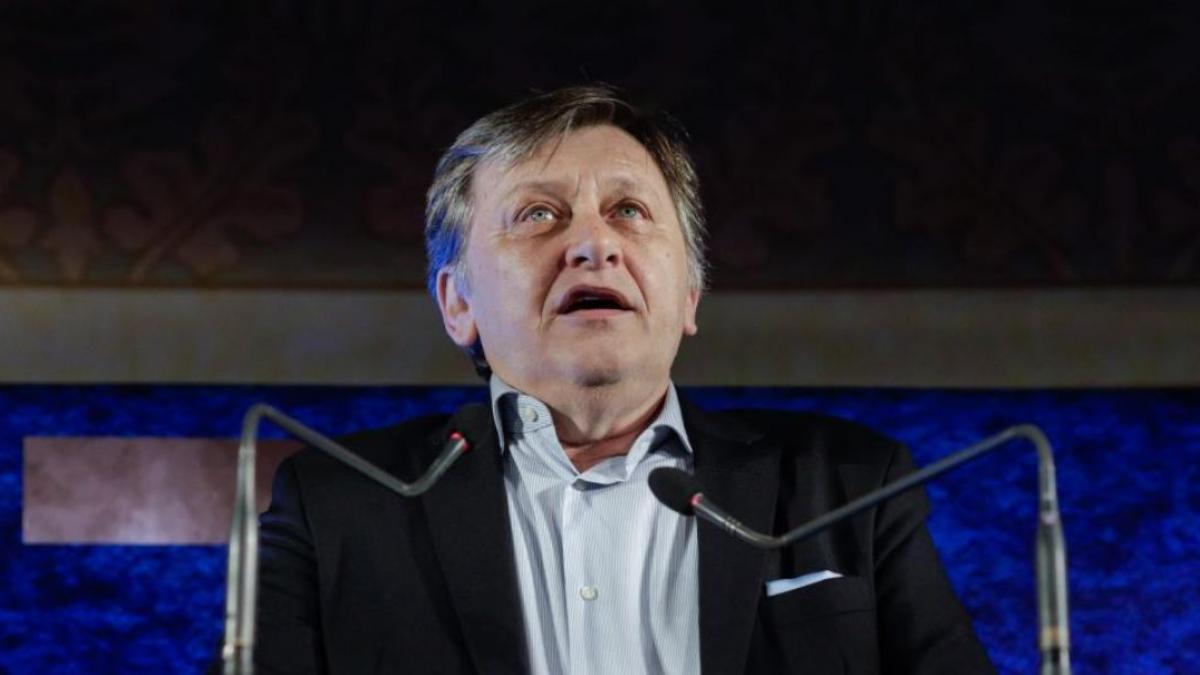 Crin Antonescu Bolojan sa contacteze SUA si sa explice anularea alegerilor Iohannis trebuia