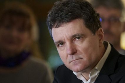 Nicusor Dan Legal sa puna panouri pentru promovare in oras