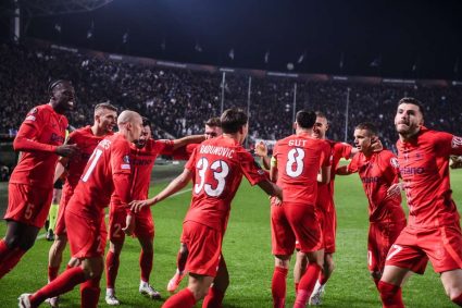 Risc mare pentru FCSB in returul cu Lyon Aproape toata echipa risca suspendarea