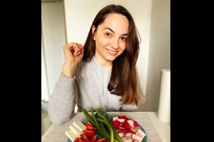 Sefa POT ironizata pentru poza cu produse romanesti Rosii dacice de februarie