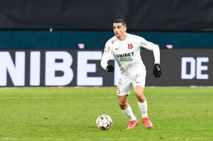 Unul dintre cei mai buni fundasi stanga din Liga 1 si a prelungit contractul