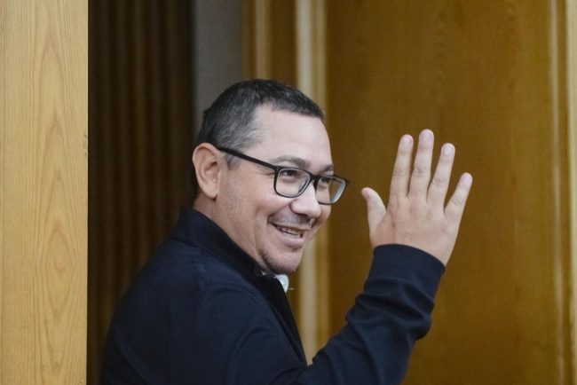 Victor Ponta a anuntat ca va candida la presedintie