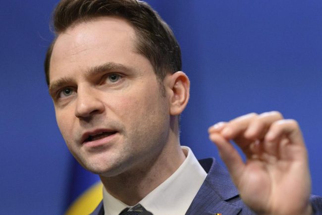 Burduja Crin Antonescu nu are rival intre candidati Despre Nicusor Dan Vrea sa fuga la Cotroceni