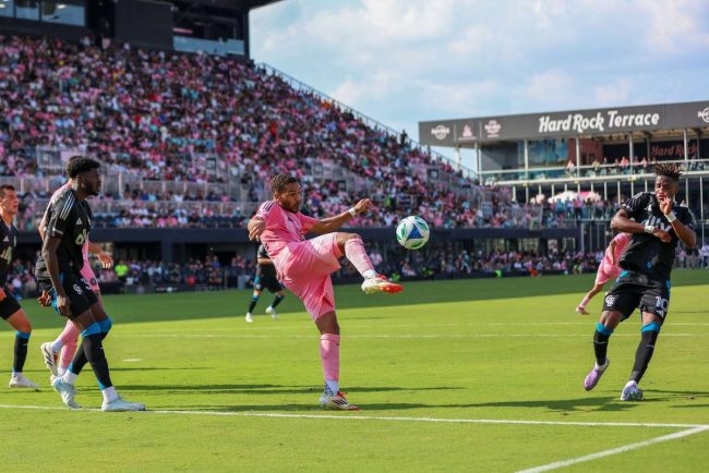 Inter Miami victorie fara Messi si in 10 oameni in MLS