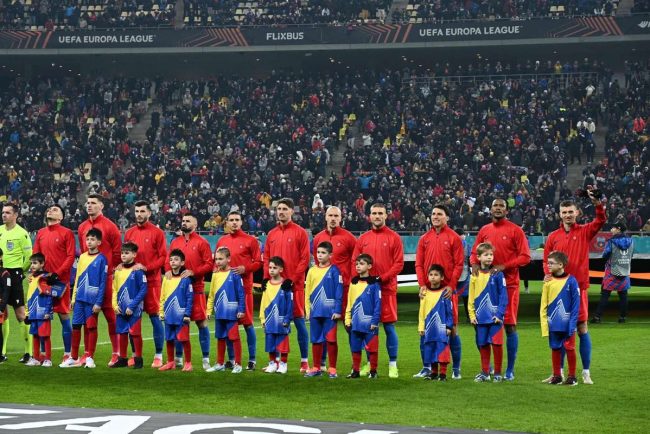 LIVE 19 45 FCSB Lyon Golgheterul Euro 2024 si un campion mondial titulari Echipele de start