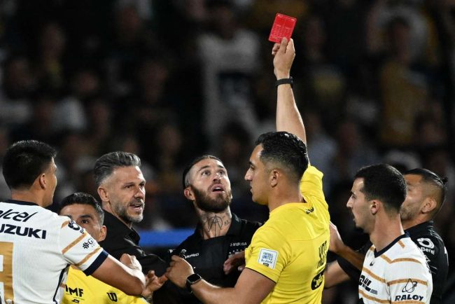 Sergio Ramos nu se dezminte Fostul fundas al lui Real Madrid primeste primul cartonas rosu in Mexic