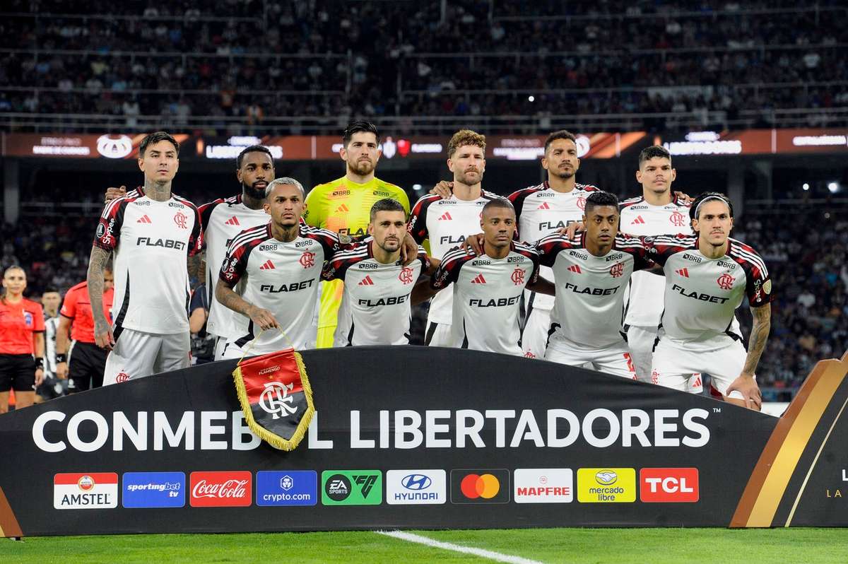 Jucatorii Flamengo tinta unui atac armat Masina a fost lovita de patru gloante