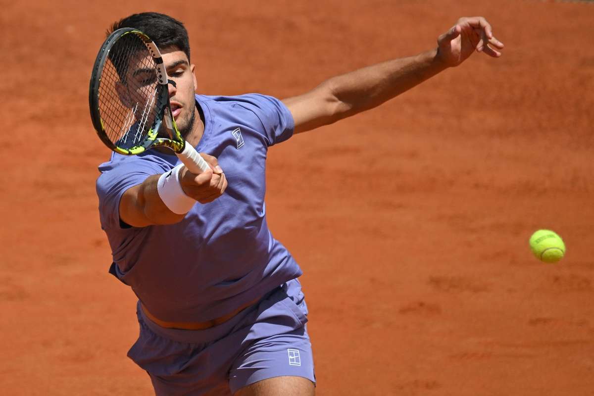 Urmarire Tenis Sabalenka Andreescu si Raducanu castiga Alcaraz Zverev si Medvedev in optimi Rune eliminat
