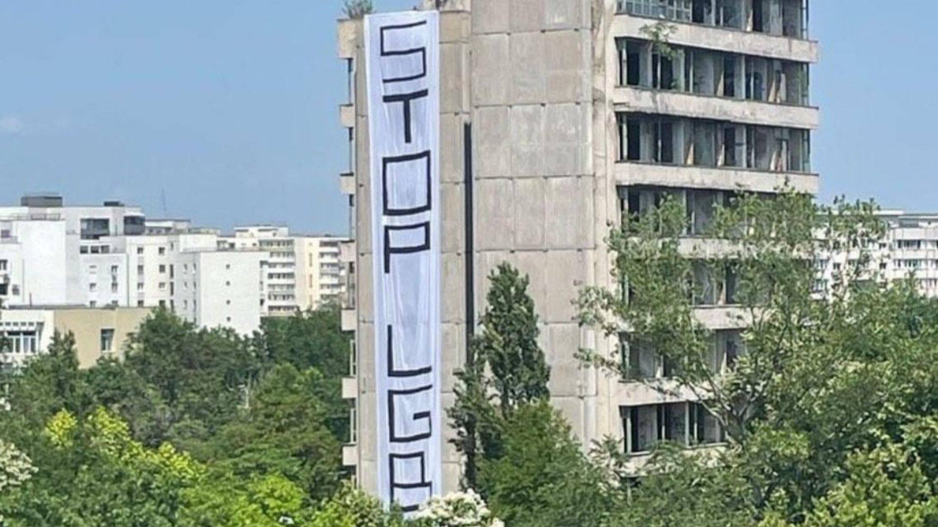 Ancheta a Poliiei dupa bannerul STOP LGBT
