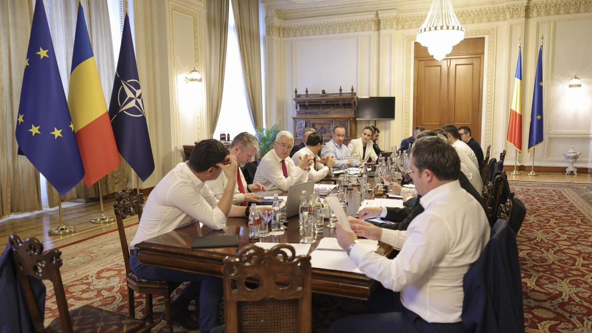 Tensiuni inaintea consultarilor USR nu renunta la Mediu