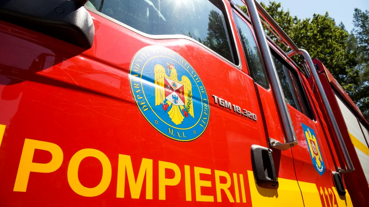 Incendiu de proportii la o cabana in Plaiul Foii