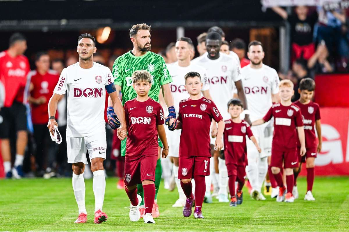 LIVE 2130 Lugano CFR Cluj Louis Munteanu titular in Elvetia