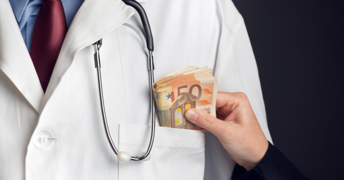 Medic de la Spitalul Floreasca prins luand mita