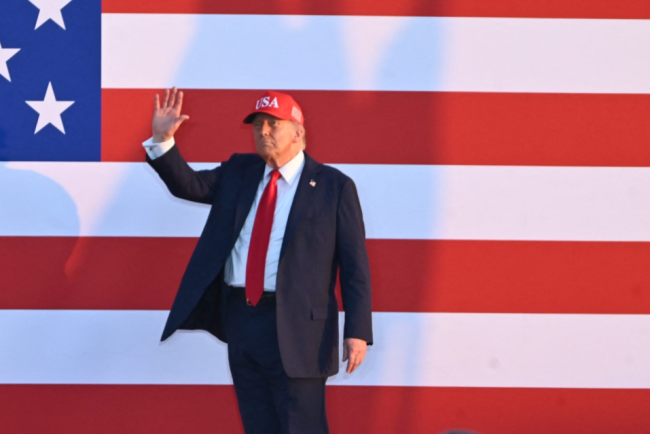 Trump promite crestere tarifare de 70