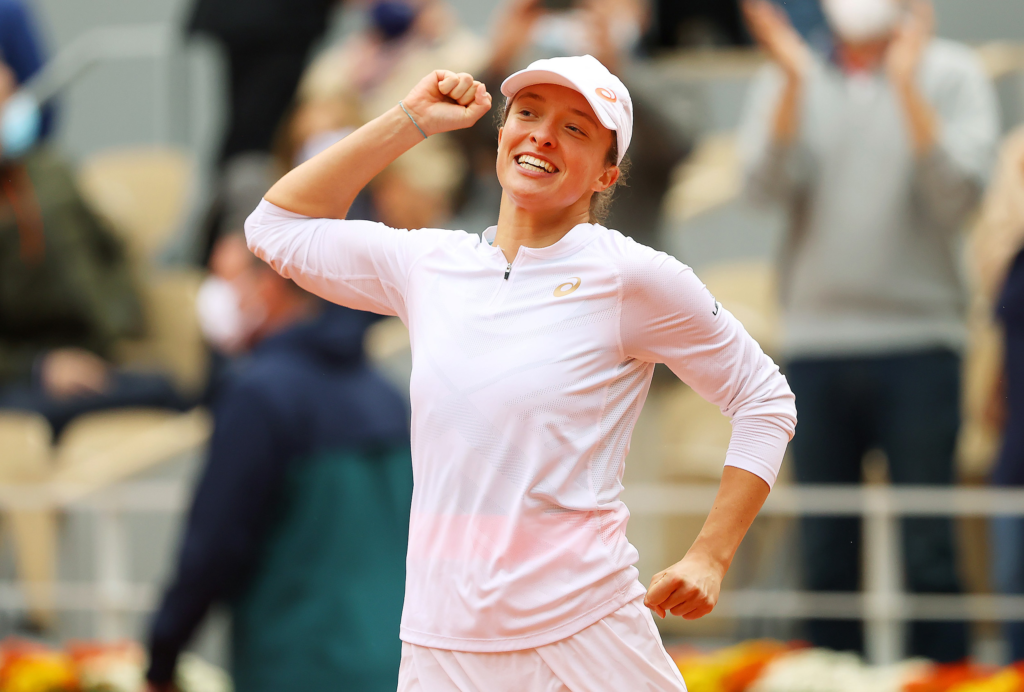 Iga Swiatek castiga Cincinnati Open si devine favorit la US Open