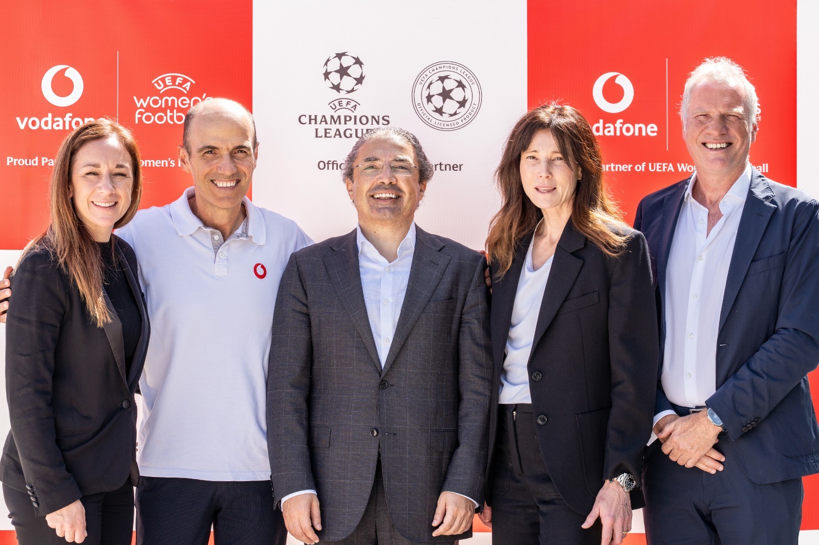 COMUNICAT Vodafone a incheiat parteneriat cu UEFA si UC3