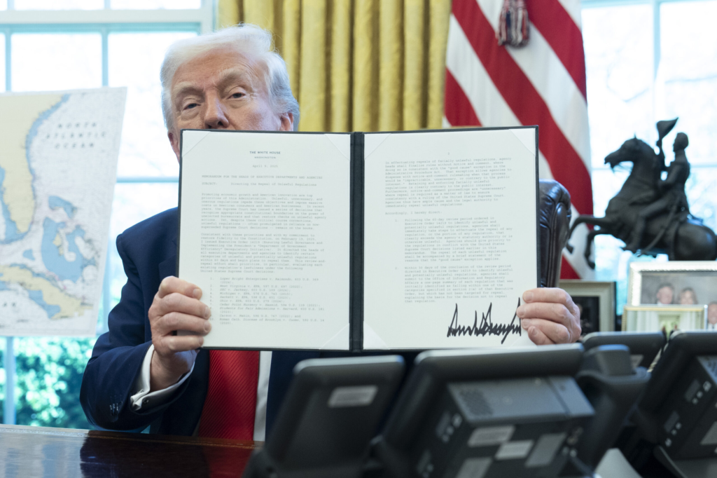 Trump a semnat oridinul de redenumire a Apararii