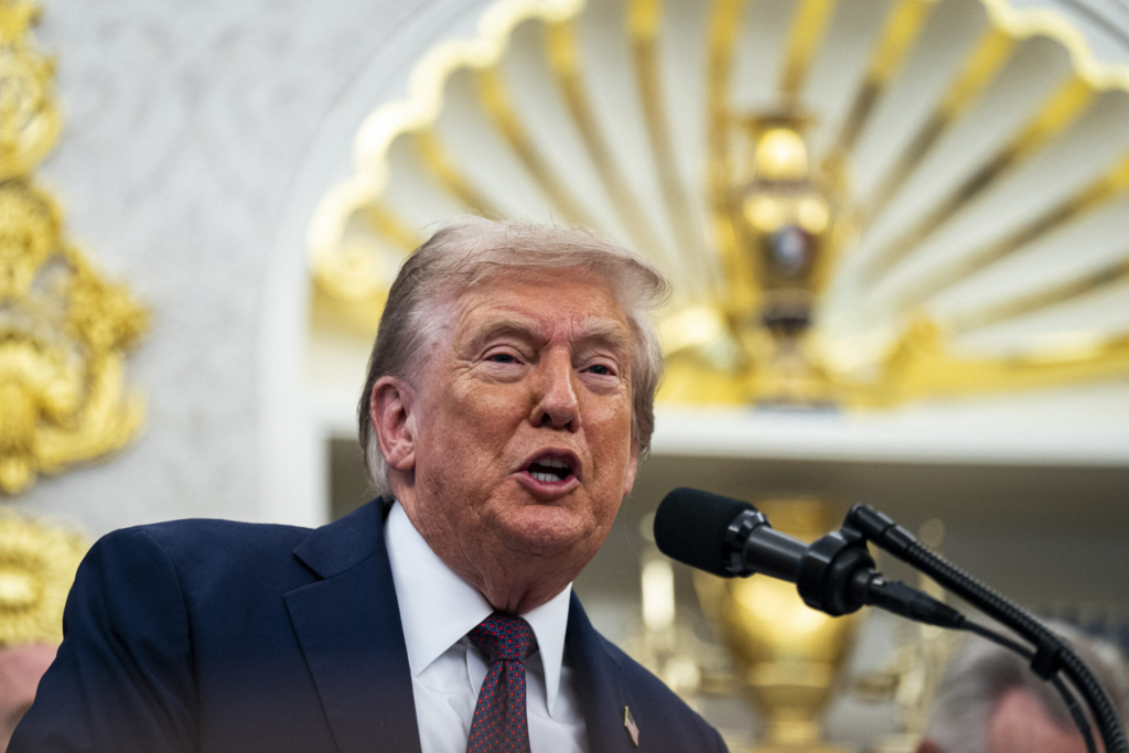 Trump ameninta talibanii cu sanctiuni daca nu returneaza Bagram