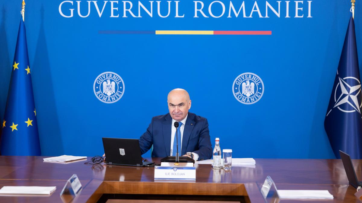 Bolojan despre taieri 10 din salariu pot lucra la sporuri