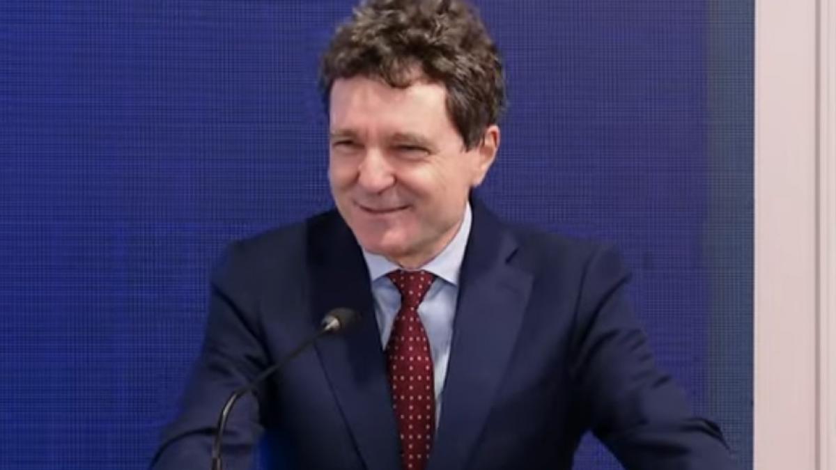 Gluma lui Nicusor Dan despre consilierii sai Discurs din secolul 13