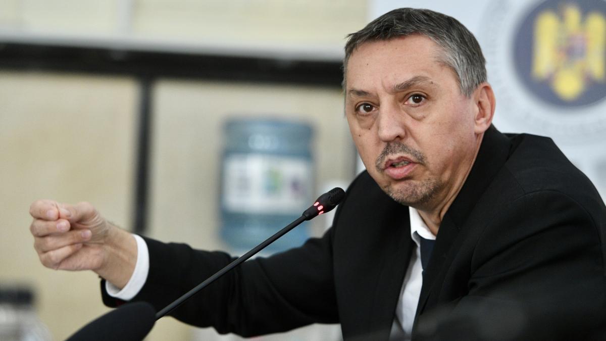 Ministrul David anunta ce ii asteapta pe profesorii cu pensie si salariu