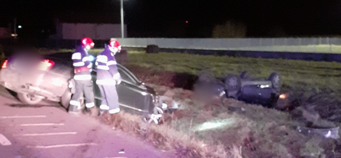 Accident de Cracun in Cluj masina rasturnata pompieri intervine