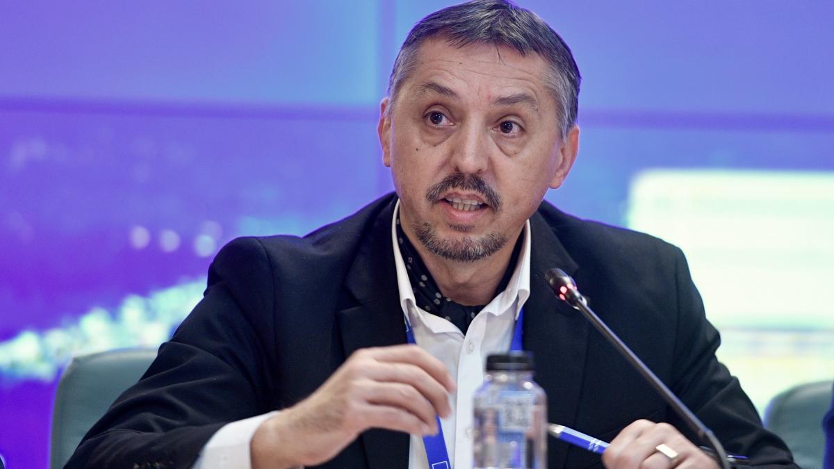 Daniel David intrebat despre demisie Gandesc la asta