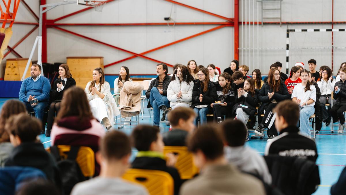 Fundatia Tinmar Educatie pentru viitor 413 burse pentru elevii Sectorului 3