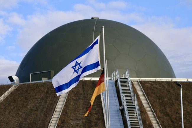 Israel si Germania semneaza acordul de aparare Arrow 3