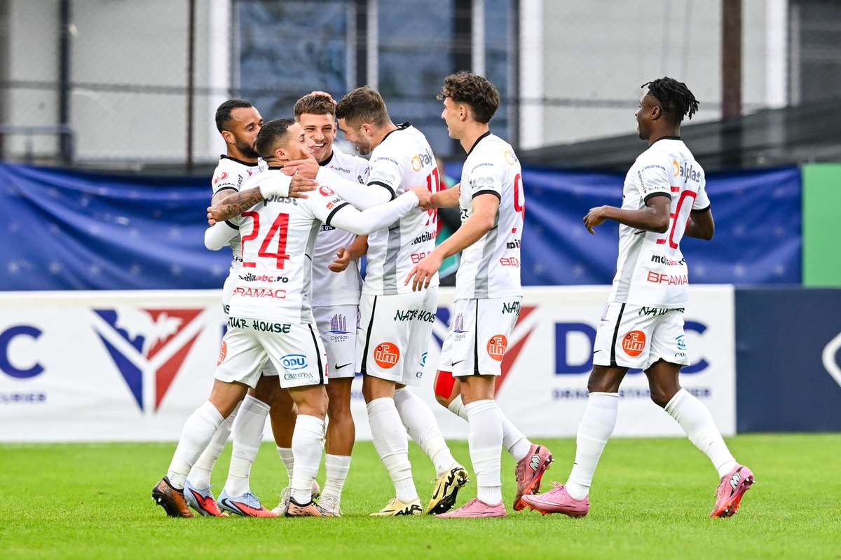 LIVE 1500 Hermannstadt UTA Arad Echipele initiale