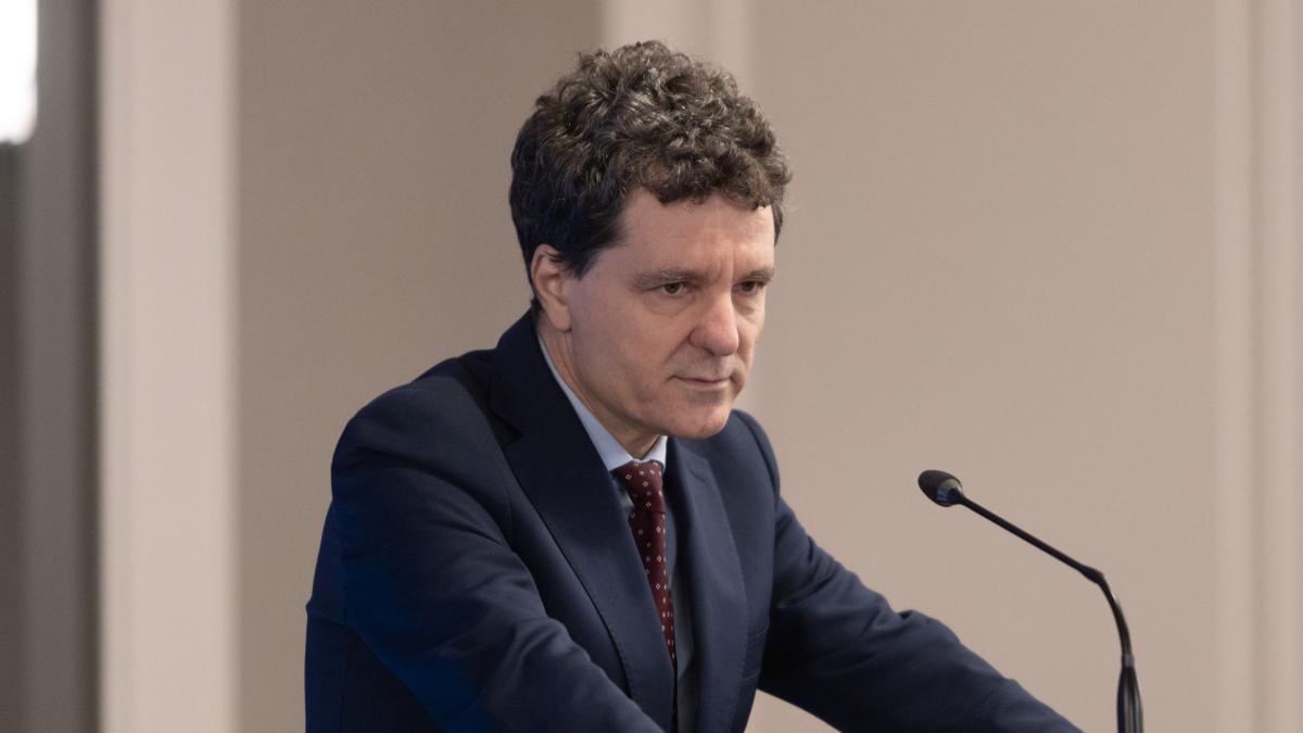 Nicusor Dan a primit doar 10 12 cereri de la magistrati
