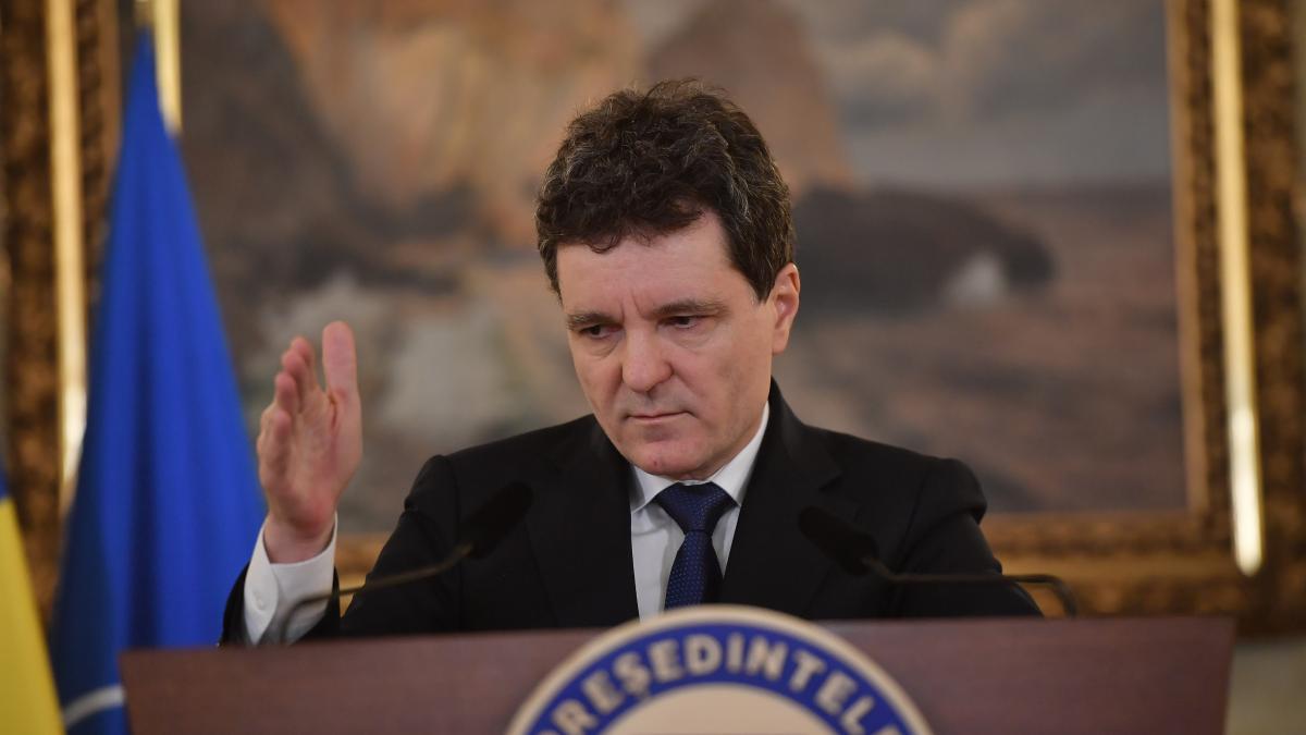 Parlamentarii plecati de la Sossoaca strang semnaturi pentru suspendarea lui Nicusor Dan
