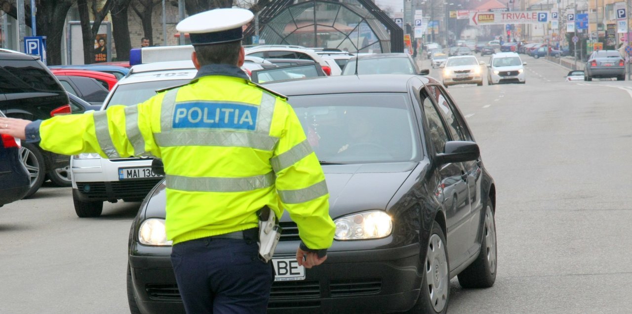 Tanar de 25 de ani prins fara permis valid