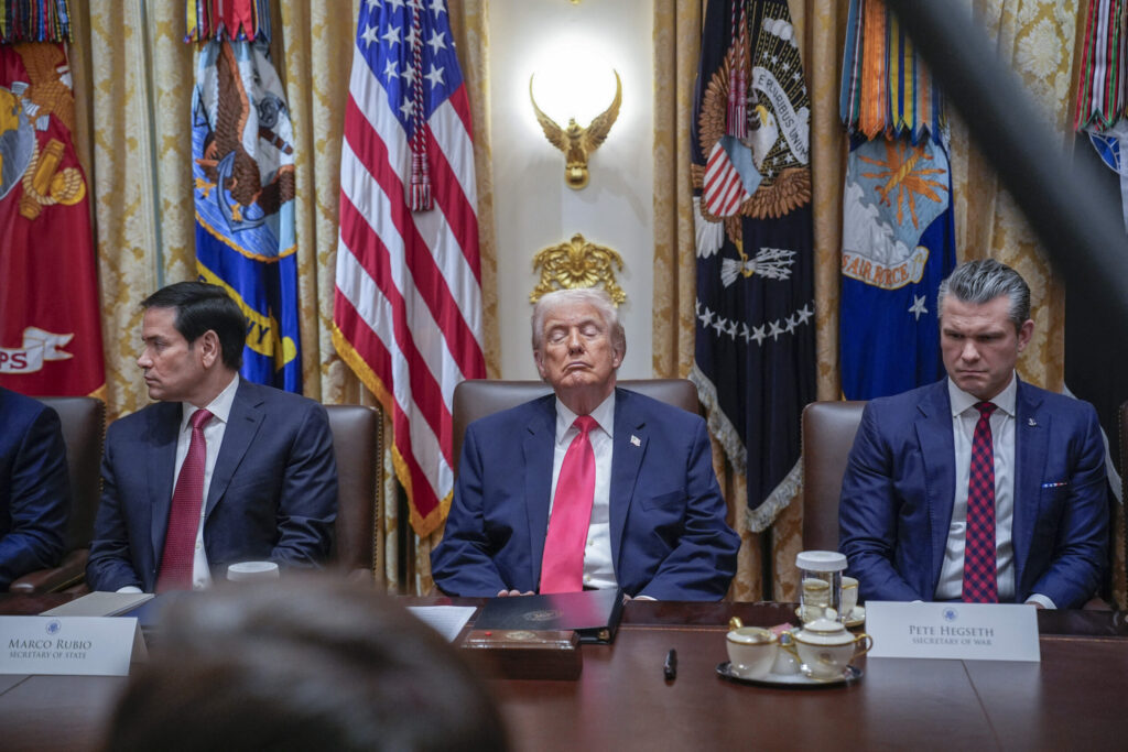 Trump activ noaptea pe Truth Social dar obosit la evenimente 1