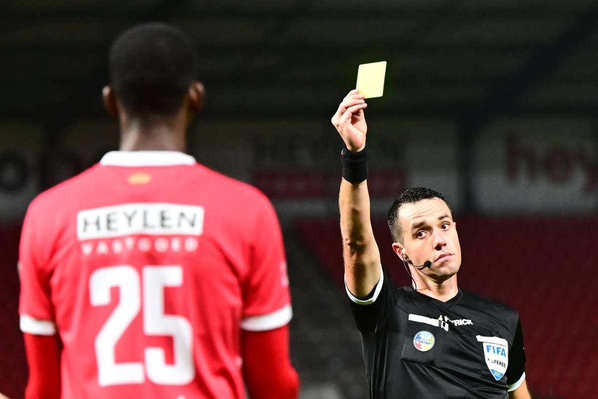 Un arbitru belgian va oficia meciul Craiova Sparta