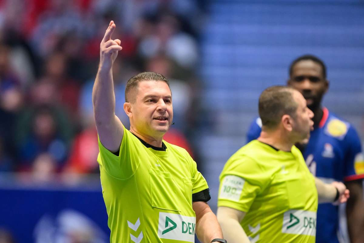 Arbitri retrasi de la Europeanul de handbal din suspiciuni