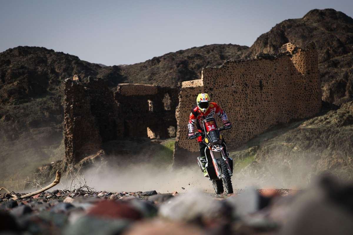 Argentinianul Luciano Benavides KTM a castigat Raliul Dakar 2026 Gyenes s a clasat pe locul 25