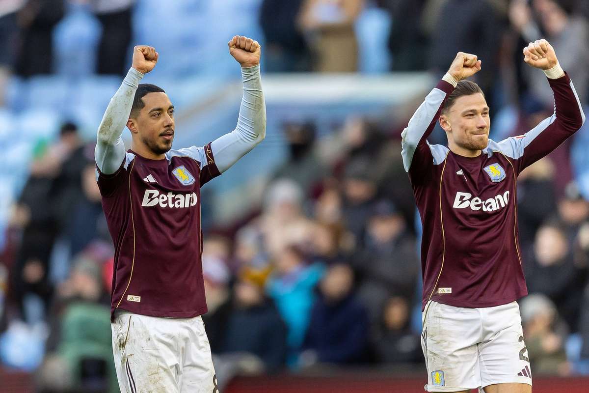 Aston Villa se intoarce in lupta pentru titlu