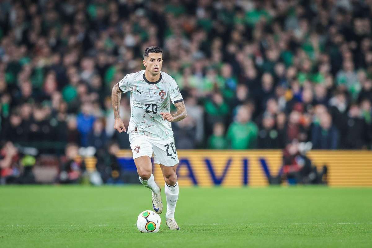 Inter negociaza transferul unui fost jucator de la City si Barcelona