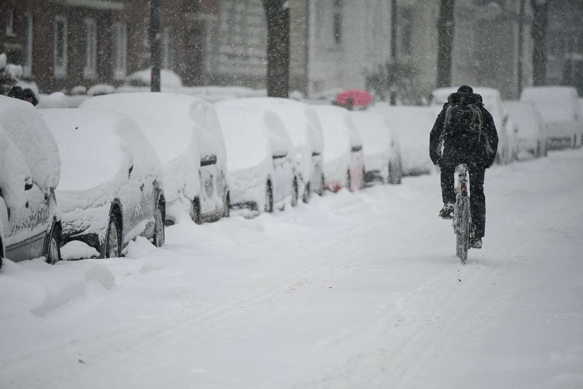 Ninsoarea si temperaturile scazute au amanat meciuri in Germania si Anglia
