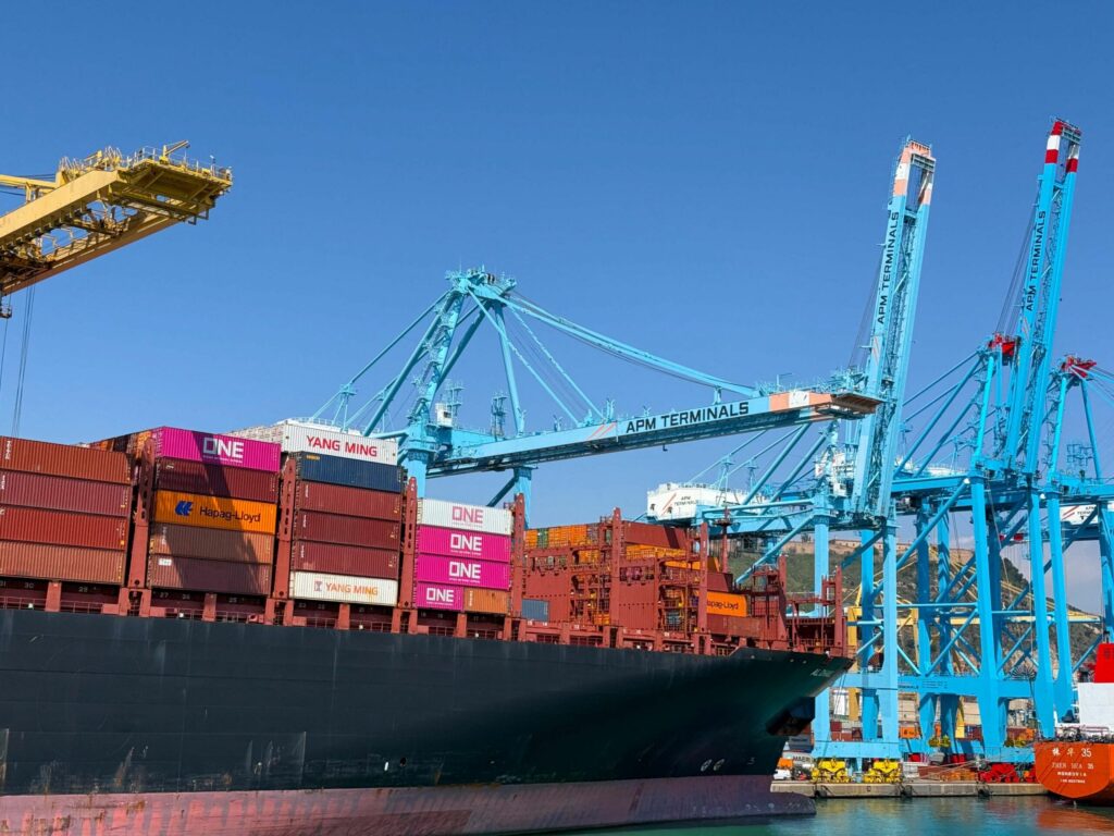 Politia finandeza a confiscat o nava cargo suspecta