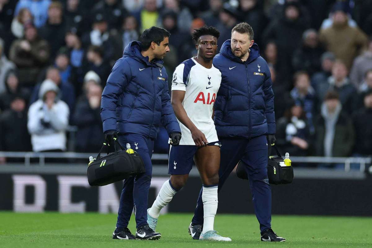 Tottenham l a recuperat pe Dragusin pierde un atacant pana in aprilie
