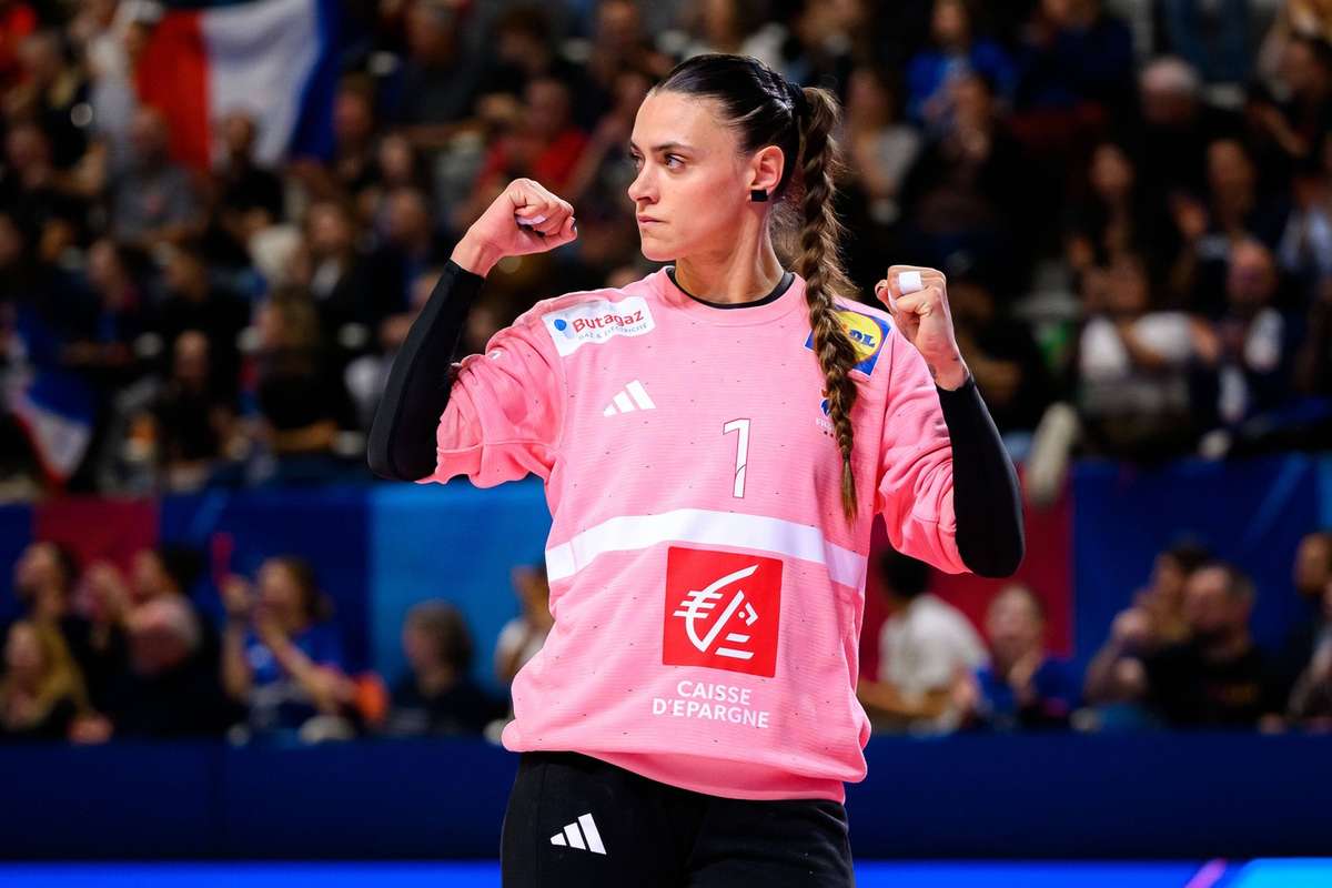 portarul nationalei frantei va juca in romania a semnat cu o formatie din liga florilor