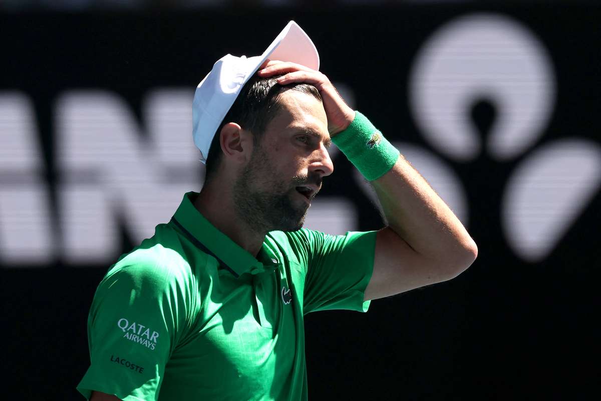 vanatorul de recorduri djokovic il zdrobeste pe maestrelli si isi continua parcursul la australian open