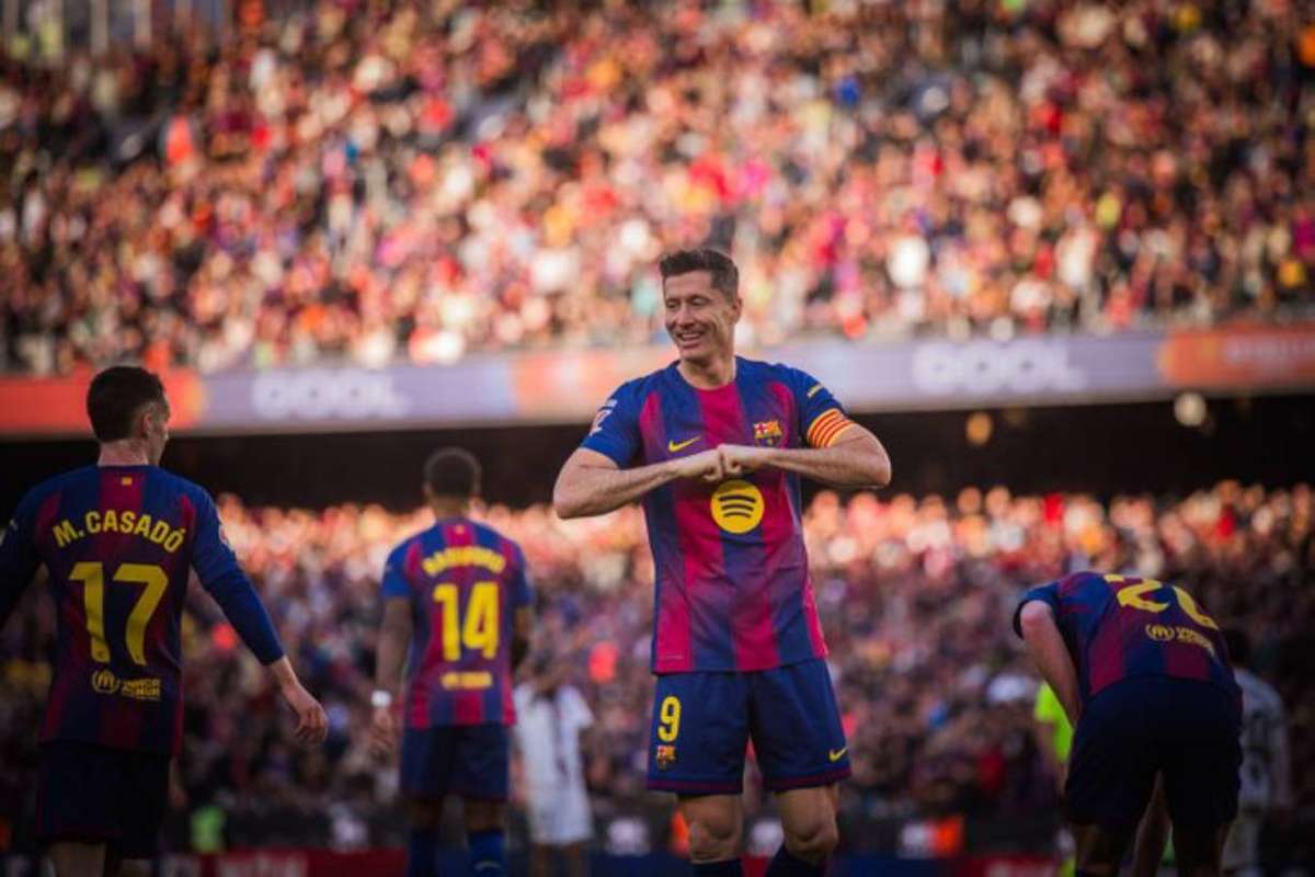 Lewandowski face parte din topul celor mai buni 15 marcatori din istoria Barcelonei