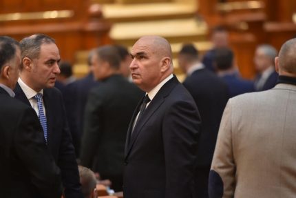 O criza politica ar putea destabiliza Romania Avertisment din partea BNR despre scenariul unei