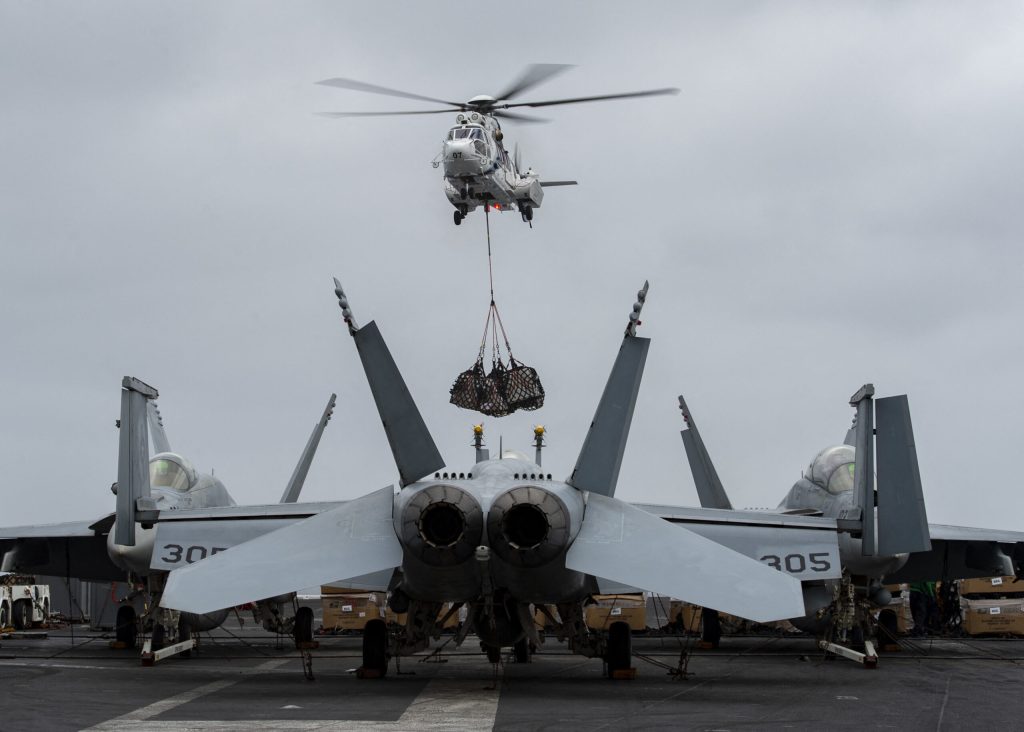 A inceput operatiunea militara pentru redeschiderea stramtorii Ormuz avioanele si elicopterele americane sunt implicate