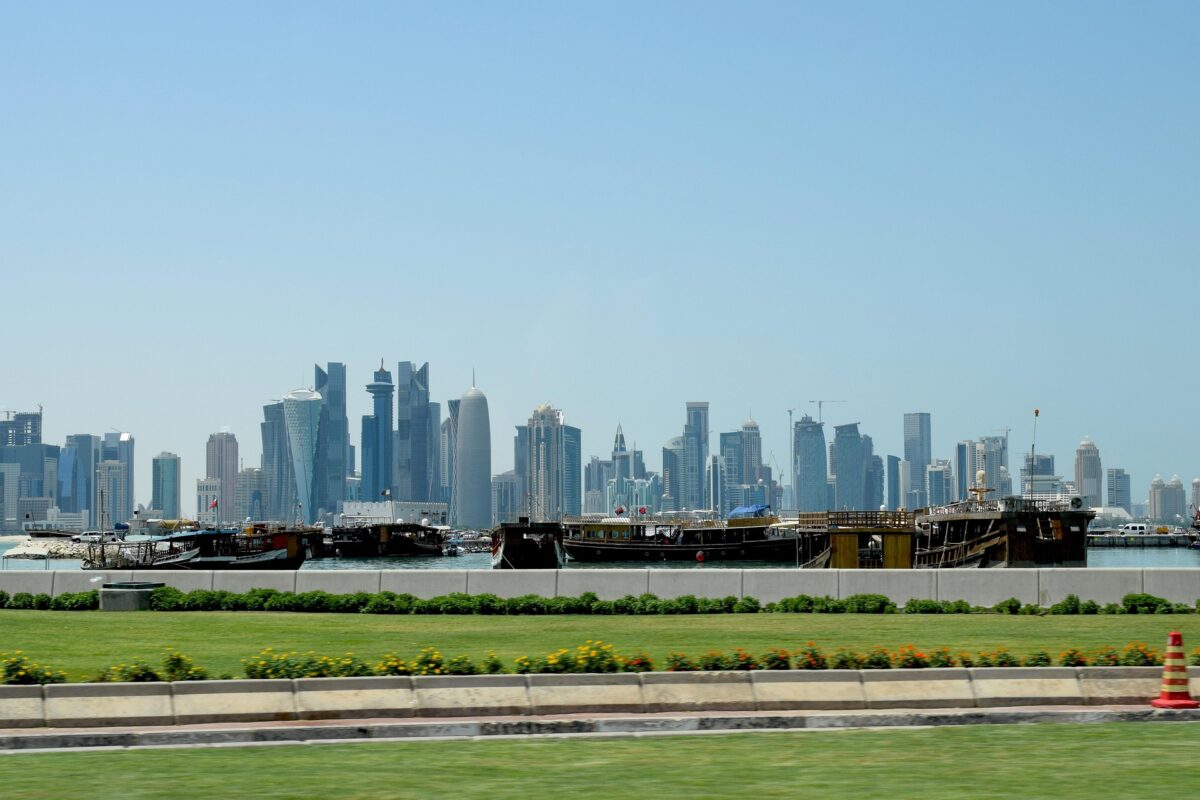 Alarma in Qatar Cetatenii sunt avertizati sa se adapostesc